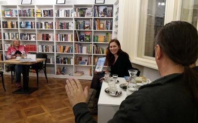 Jak se píše ve dvou? Klára Smolíková a Jiří W. Procházka v semilském knihkupectví Křižovatka