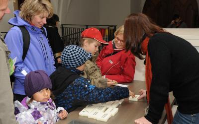 Bublinový závěr čteářského workshopu v Českém krajanském spolku v Athénách
