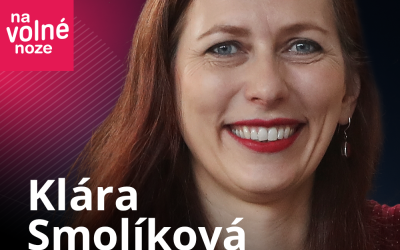 Klára Smolíková a rozhovor s Robertem Vlachem pro podcast Na volné noze