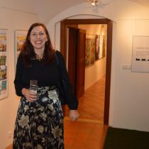 Klára Smolíková na vernisáži výstavy Komenský v komiksu