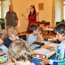 Ilustrátor Honza Smolík a spisovatelka Klára Smolíková na křtu knihy Čertice Dorka. Fotil Jiří W. Procházka.