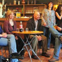 Ovladač je můj aneb Jak na média_křest v Národním muzeu na výstavě Zlaté časy médií 28. 3. 2006. Alexandra Horová, Martin Sekera, Klára Smolíková a Jan Jirák.